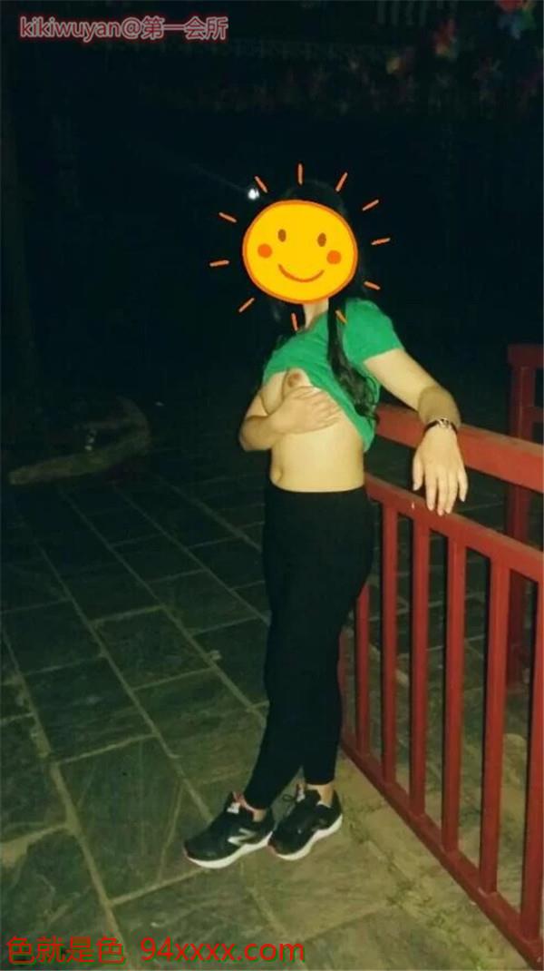 喜欢玩玩露出的妹子一摸就湿[16P]