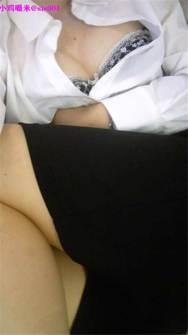 炮友风情万种的样子让我邦邦硬[11P]