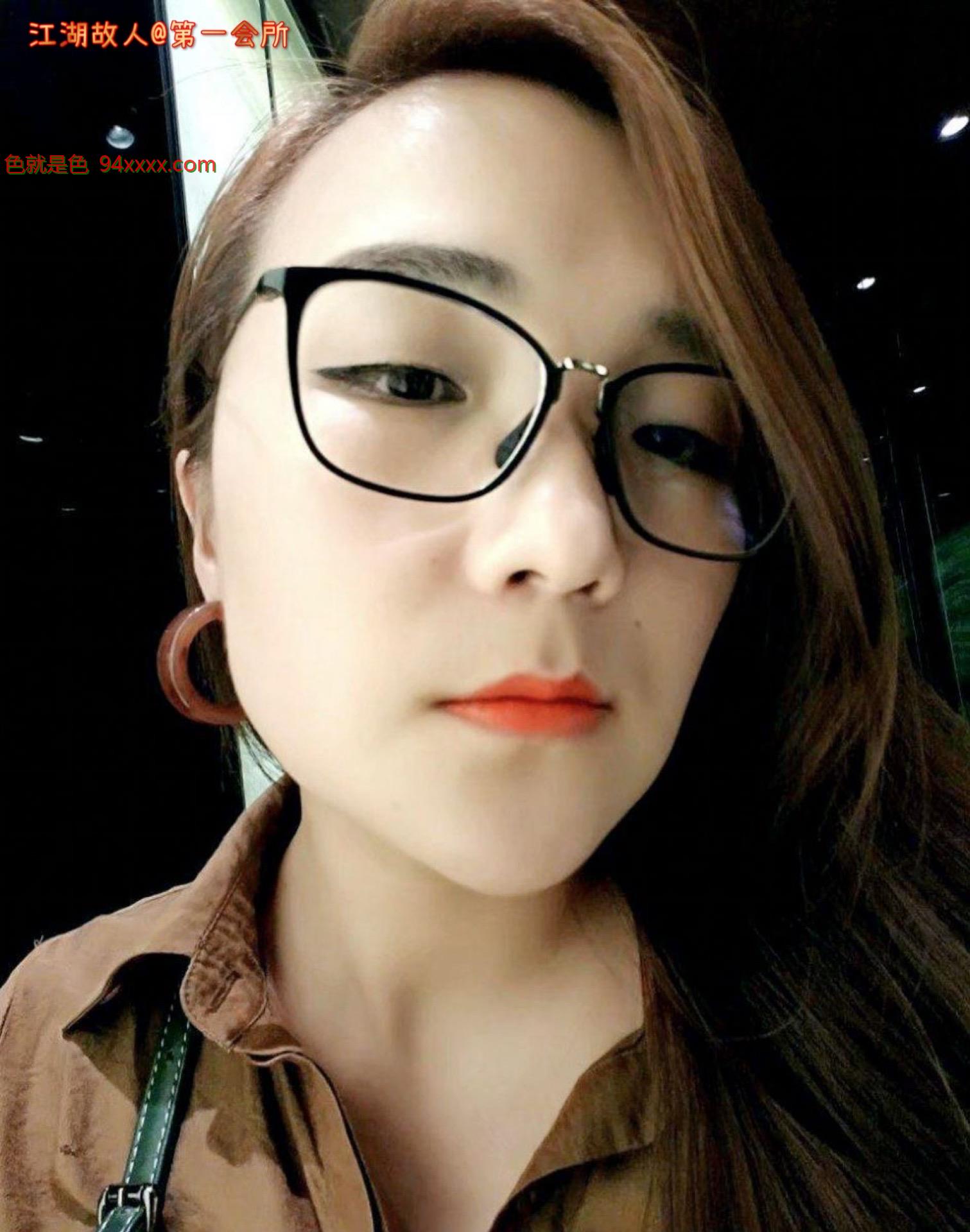 极品眼镜女，戴眼镜的就是骚[37P]