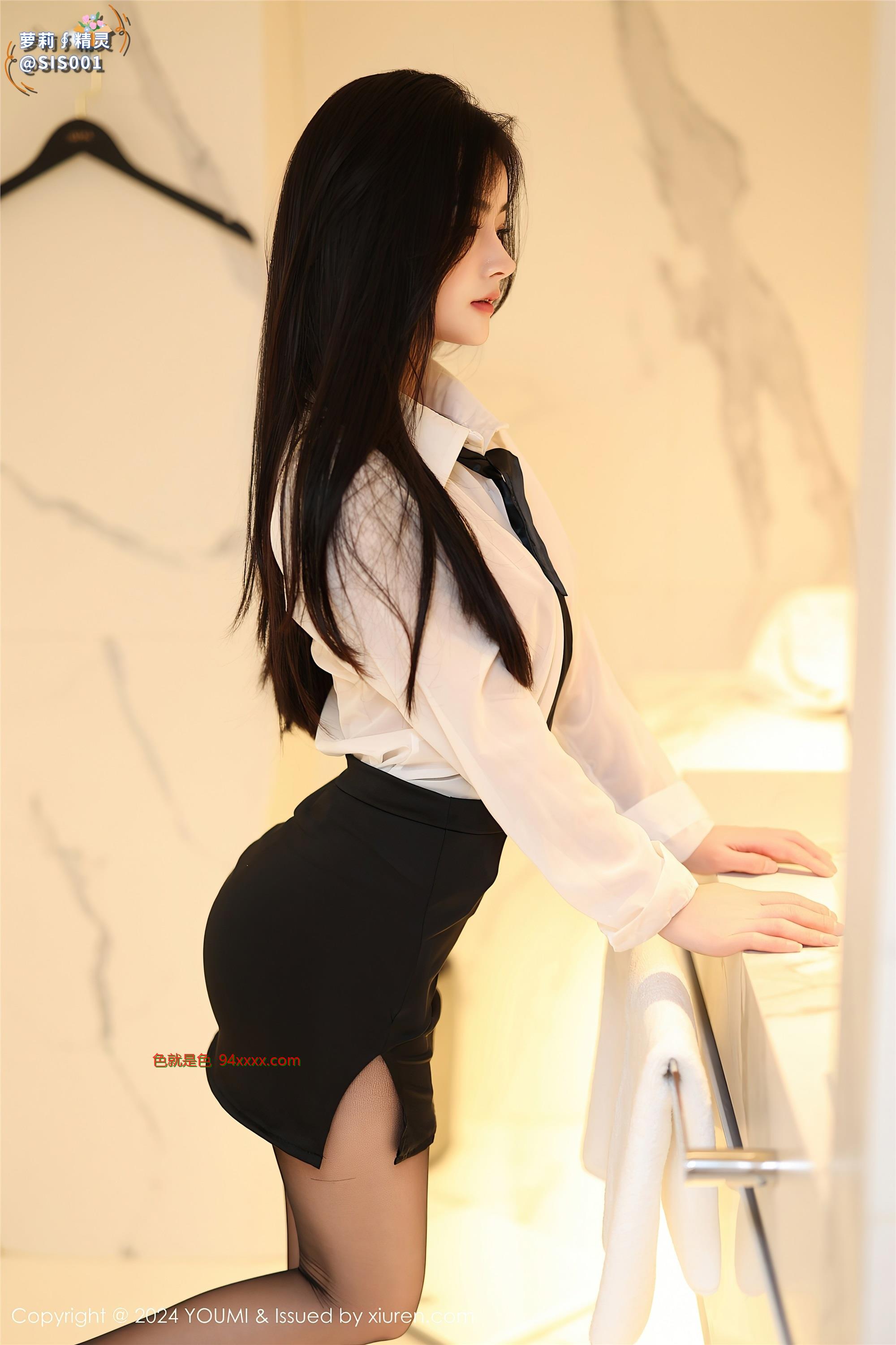 谭小灵 性感薄透白T配黑短裙露超薄黑丝秀翘臀美腿诱惑写真 [91P]