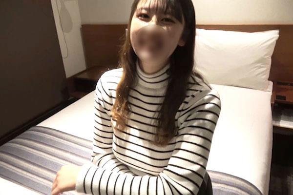 【完全顔出し】【ハメ撮り・中出し】いざ事が進むと硬直！自分の中の殻から飛び出したいという文系にまさかの中出し
车牌号：FC2PPV4296541