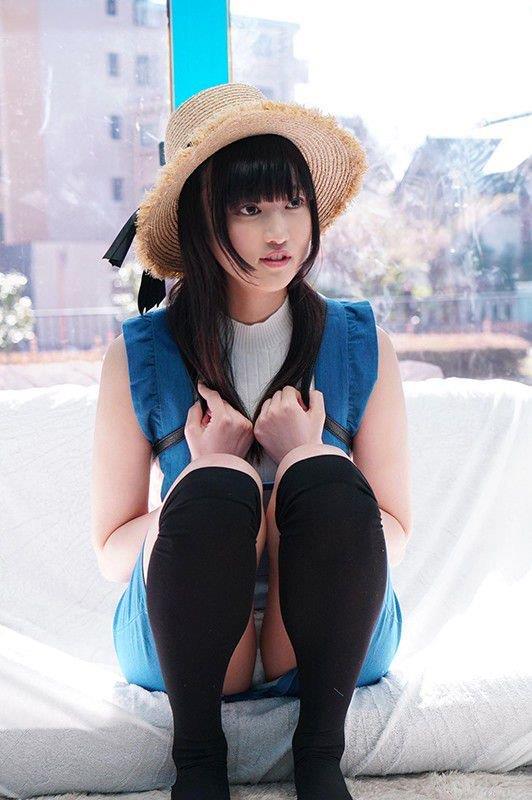 あゆみ20女子大生マジックミラー号猫背で巨乳の地味子とSEX！