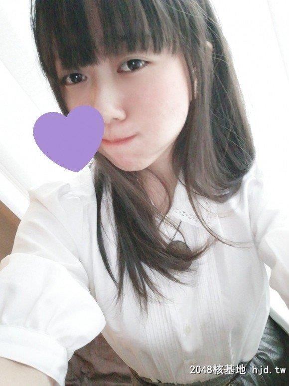 美人な东京住み22歳お姉さんが巨乳生おっぱい丸出しでエロいヌード自撮り[19P]