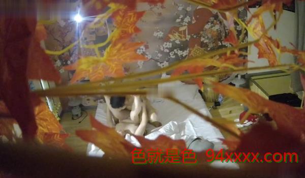 乐酒店枫叶房偷拍️大叔搞少妇雀友六九互舔观音坐莲各种姿势草嗨翻
