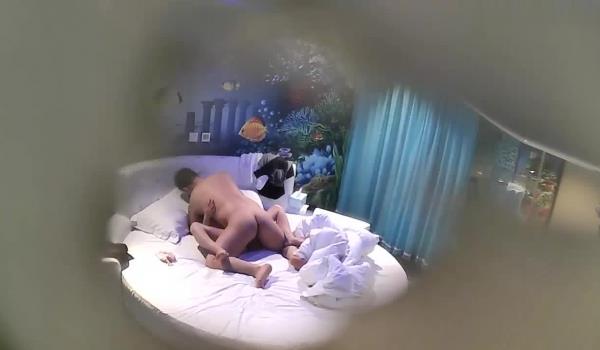海洋风酒店娇气可爱马尾辫美女与肥猪男开房打炮两人人循序渐进爱抚按着头插嘴嗲嗲呻吟声不停地叫老公粤语对白