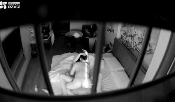 真实欣赏数对男女热情滚床单少女少妇各有各的优点大白屁股少妇穿的T裤真心惹火主动出击骚的项目