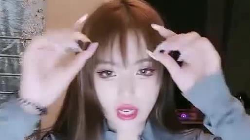 高冷范气质颜值美女小姐琪琪下海捞金，自摸，揉奶，揉阴蒂，小骚逼发骚叫床诱惑！