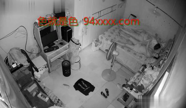 最新居家夫妻-老公先用惊棒震的老婆淫水洗澡再各种花样抽插