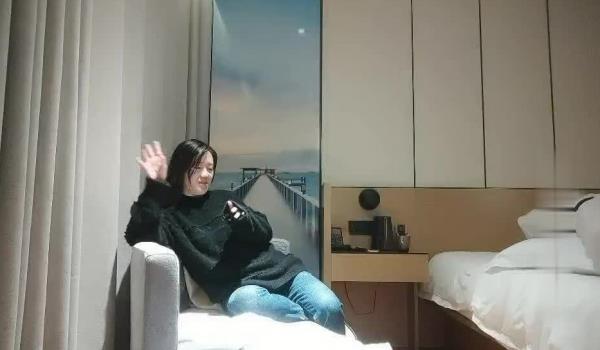 钢铁直男约炮达人狼团探花真实约操丰乳肥臀眼镜骚货良家午夜炮无套单肩腿猛操浪叫高清源码录制