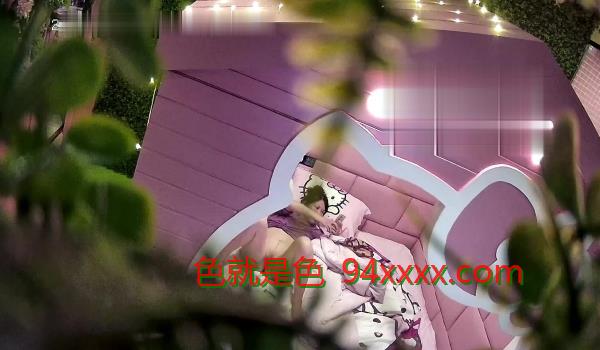 跳过酒店偷拍️小哥对着镜子给少妇炮友刮逼毛全身推油按摩