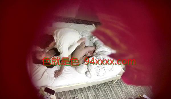酒店偷拍️龟缩男把妹子的内裤都扒了研究又穿回去妹子的内裤明明都湿了干就完了啊