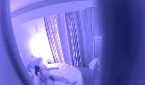 贵宾房服务妹纸能索拉能裹主动骑乘弄射了还给JJ按摩