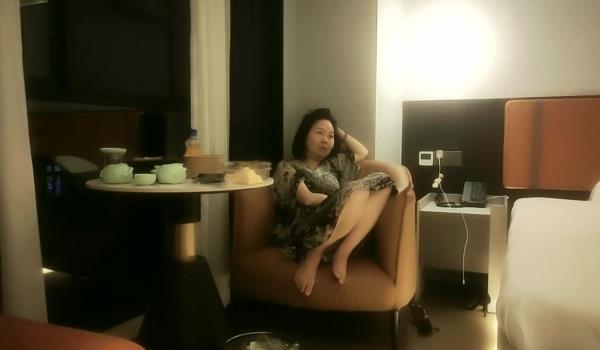 良家故事偷拍良家收割机_2天2女，每天不间断，真实刺激，屌炸了，大量潘金莲