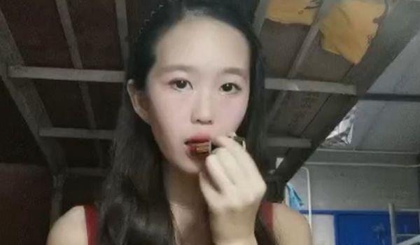 披肩发美女约炮粉丝