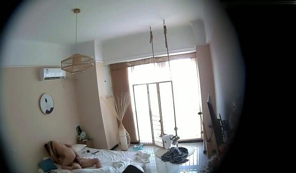 日式秋千房小情侣在房间内连续住了多天每天就是啪啪多姿势小逼快操肿了高清720P收藏版