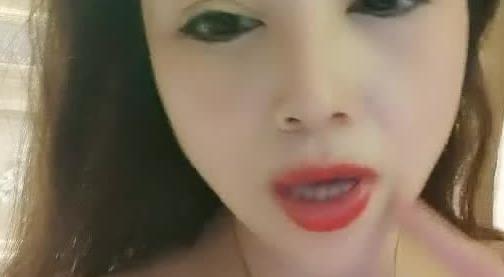 柒夜寻花重金约操很会挑逗的牛仔裤外围美女 白嫩美乳 膝盖破了后入弄坏的吗