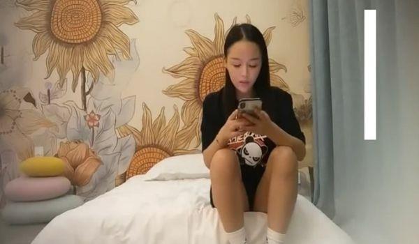 黑哥太猛小姐都不敢接单了好不容易约的苗条卖淫女被草到表情痛苦