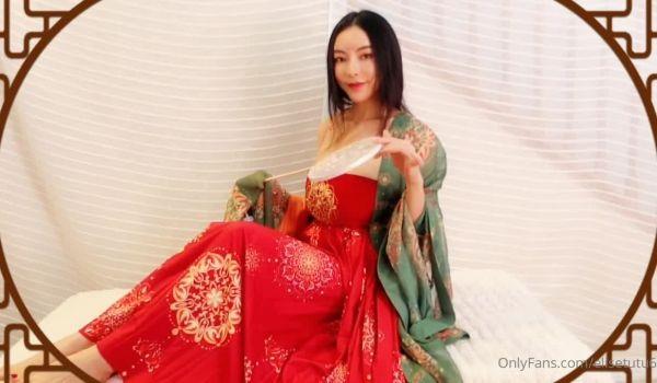 美艳版的妩媚娘，皇上今晚会翻我牌吗？