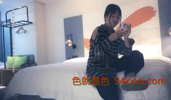 91沈先生探花约了个肉肉身材萌妹，近距离特写手指插入扣逼，抬腿侧入猛操呻吟娇喘