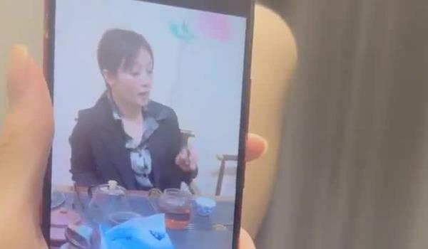瘦猴先生探花偷拍网聊奔现 离异白领会计女被干瘫软 扣喷水 干喷体射 3天火力全开干狂喷