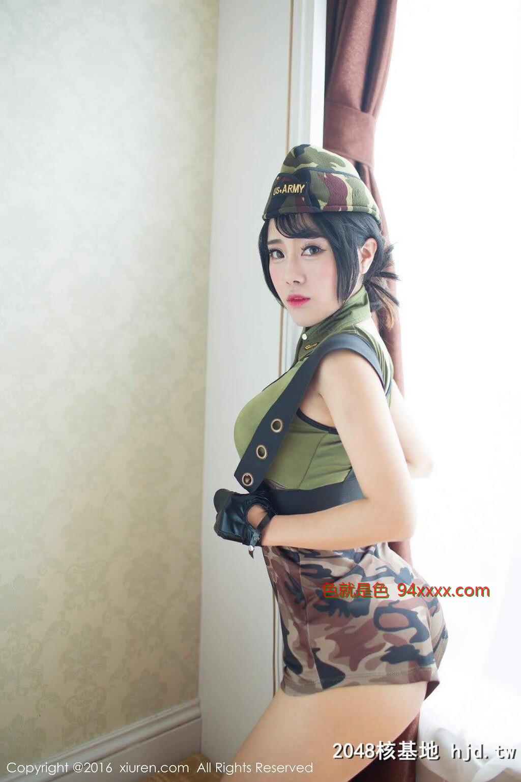 诱人正妹兜豆靓白皙美乳性感女军官[53P]