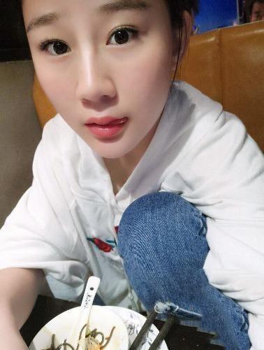 女孩因分手照片被流出[12P]