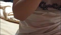 高颜值魔鬼身材长腿白虎美女趁男友直播故意色诱他说不要录我的脸,让他们看