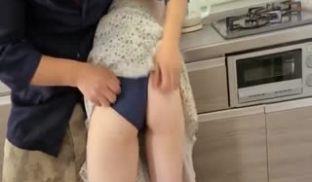 FC2PPV3261249个人喘ぎ声がマンションの廊下まで响く白肌和美人妻、凹んでるチチクビ调教で解放し、融资も治疗も完了第01集