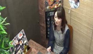 MEKO-107「おばさんを酔わせてどうするつもり」若い男女で溢れ返る相席居酒屋で一第04集