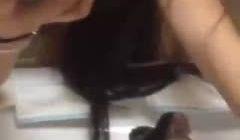 美女喜欢被打屁屁，男友太惊讶了