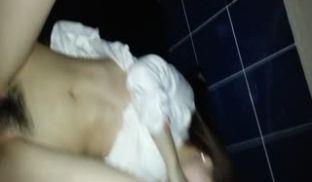 打扮蛮时尚的骚货小女友一晚被干了三次从沙发到床上完美露脸第01集
