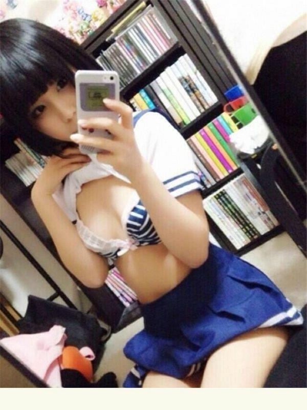 粉嫩小妹发育的真好