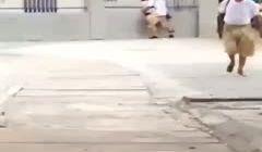 独家曝光· 他妈的 光天化日之下 你们两个正常点行吗？卧槽