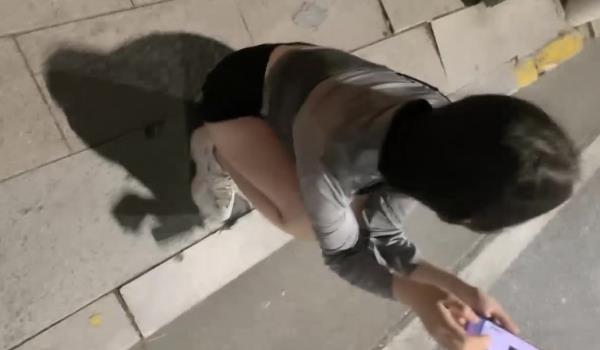 老铁们，历史性的，换妻探花约见JK极品良家夫妻，KTV潇洒后，开房干哭啊， 叫床声音和杀猪一样