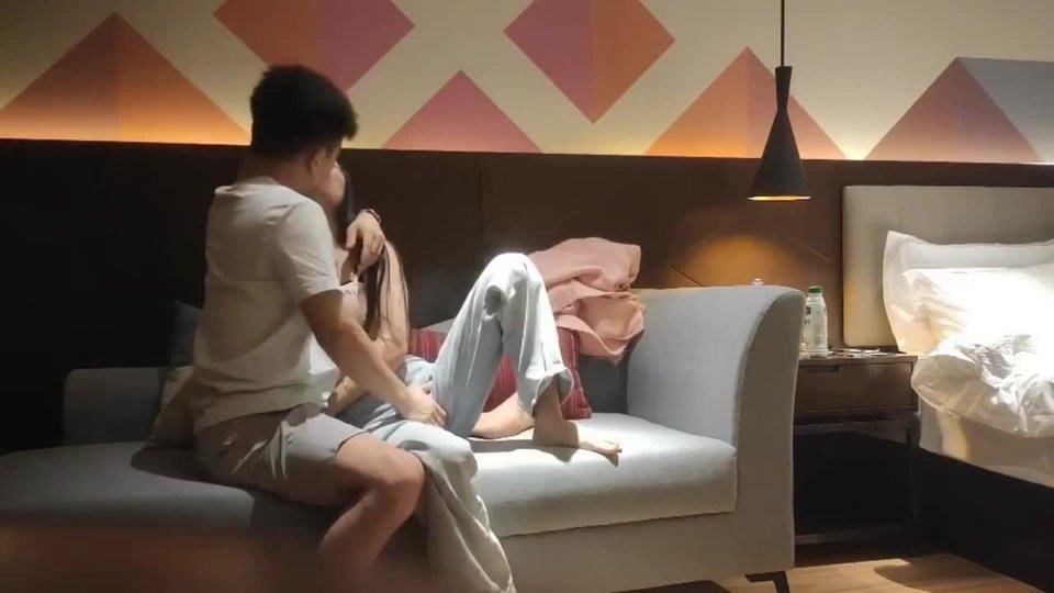 漂亮熟女大姐 想你操我 啊爽不要停 身材丰满 被小伙多姿势猛怼 操的奶子哗哗 娇喘不停