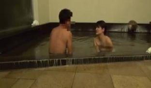 EMTS-03SEX映像流出！カメラは见ていた2混浴温泉で淫乱美熟熟をSEXに第01集