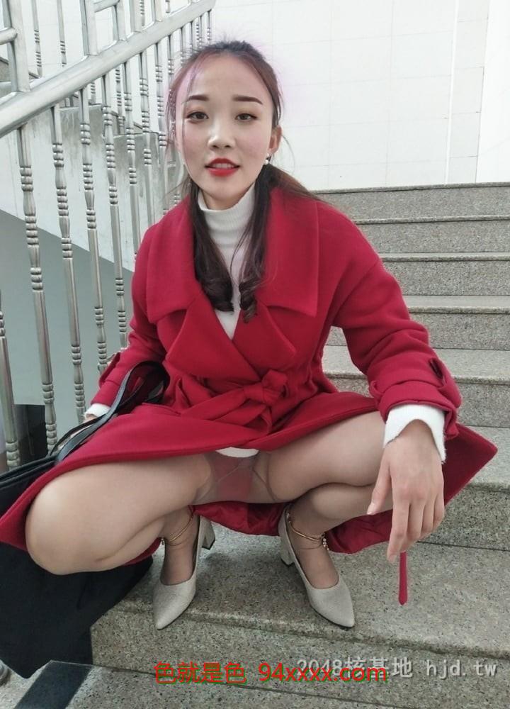 对面小区的寂寞少妇[26P]