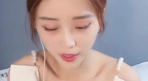 长相甜美高颜值清纯妹子道具自慰大秀jj抽插骑乘非常诱人