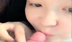 草莓熊.
