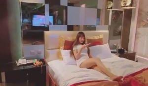 SWAG『Princessdolly』在家自慰遇到维修员上门