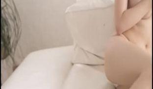 KAWD-751-前所未有的大量潮吹实际上超变态的千金小姐女大生大喷水拍AV樱咲姫莉第01集