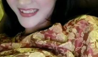 甜美新人萌妹子第六部找个男技师做足疗勾引聊骚漏奶自摸.