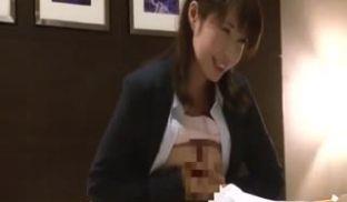 [中文字幕]SDMU-632-SOD女员工巨乳前辈要用大奶留住优秀人才第06集