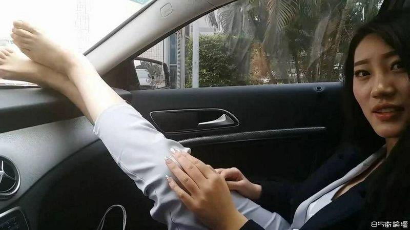 Ůģ̬ӰʦסֽŮλ