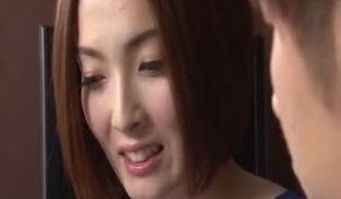 MNTR-014-31歳だけどAV女优になっていいですか？名古屋で见つけた淫乱妻がAV出演本庄优花第01集