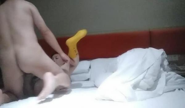 千人斩探花，良家兼职少妇，俏丽御姐范，胸大貌美又听话，最懂男人的年纪，激情四射一炮爽翻