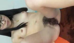微博红人兔牙喵喵喵大尺度自摸视频三部打包,骚货居然露脸了-1