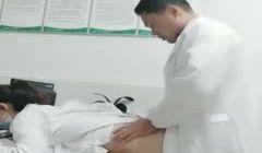 护士和和医生在医院办公室做第二部