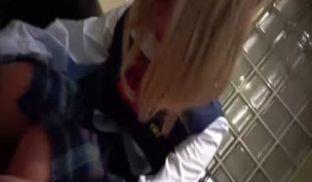 最新流出素人投稿自拍18岁援助交际可爱制服学生妹多水无毛小穴