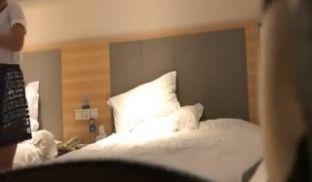 酒店嫖妓小姐下面毛真多。
